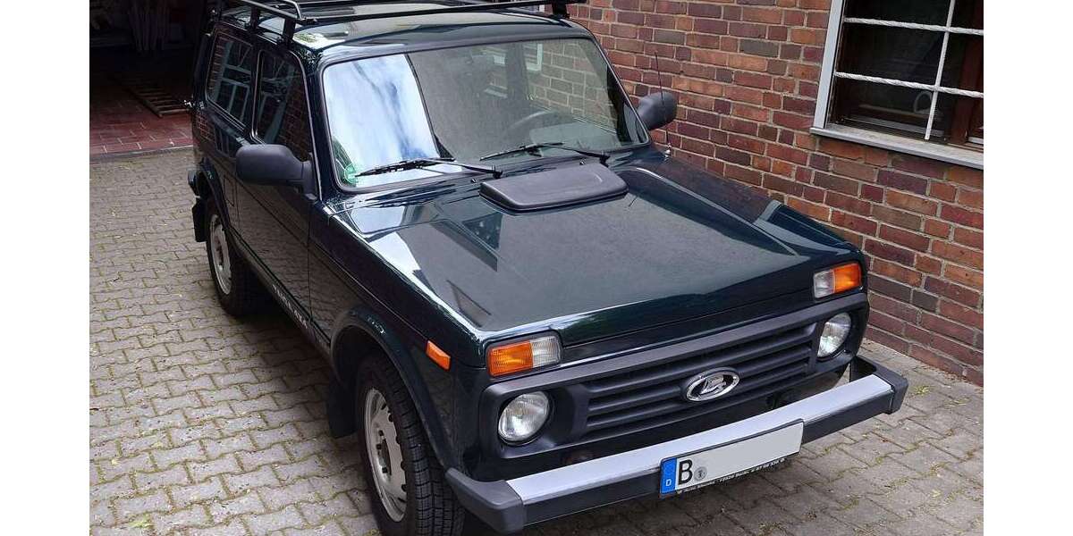 Lada Taiga 74.250 km 9.750 &euro; Berlin 14163
