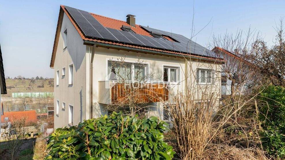 Charmantes ZFH mit großem Garten, ausgebautem Dachgeschoss, drei Garagen und vielem mehr