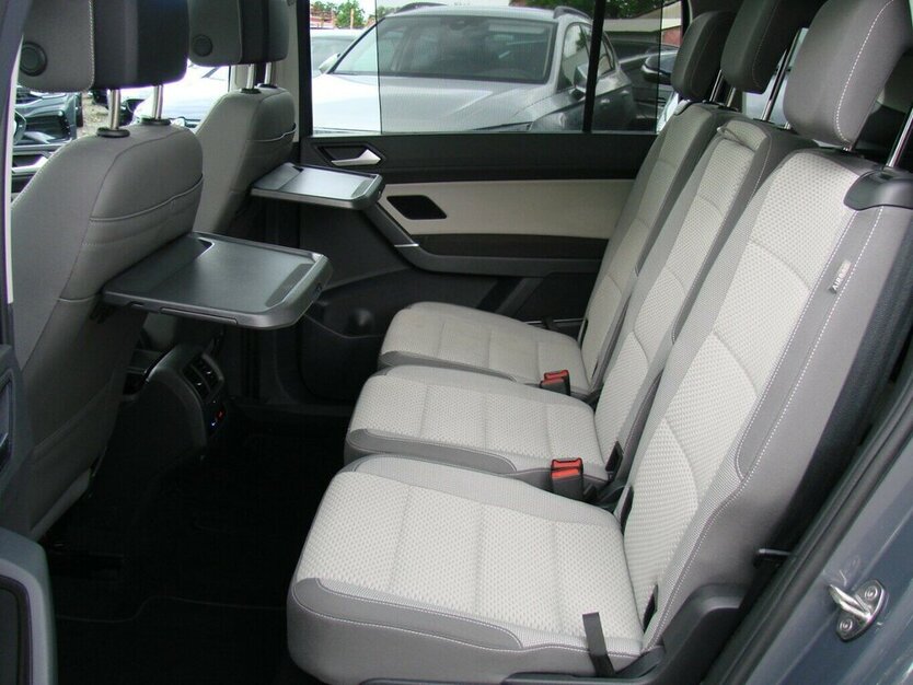 Touran 1.5TSI Comfortline 7-Sitzer Pano Standheizu