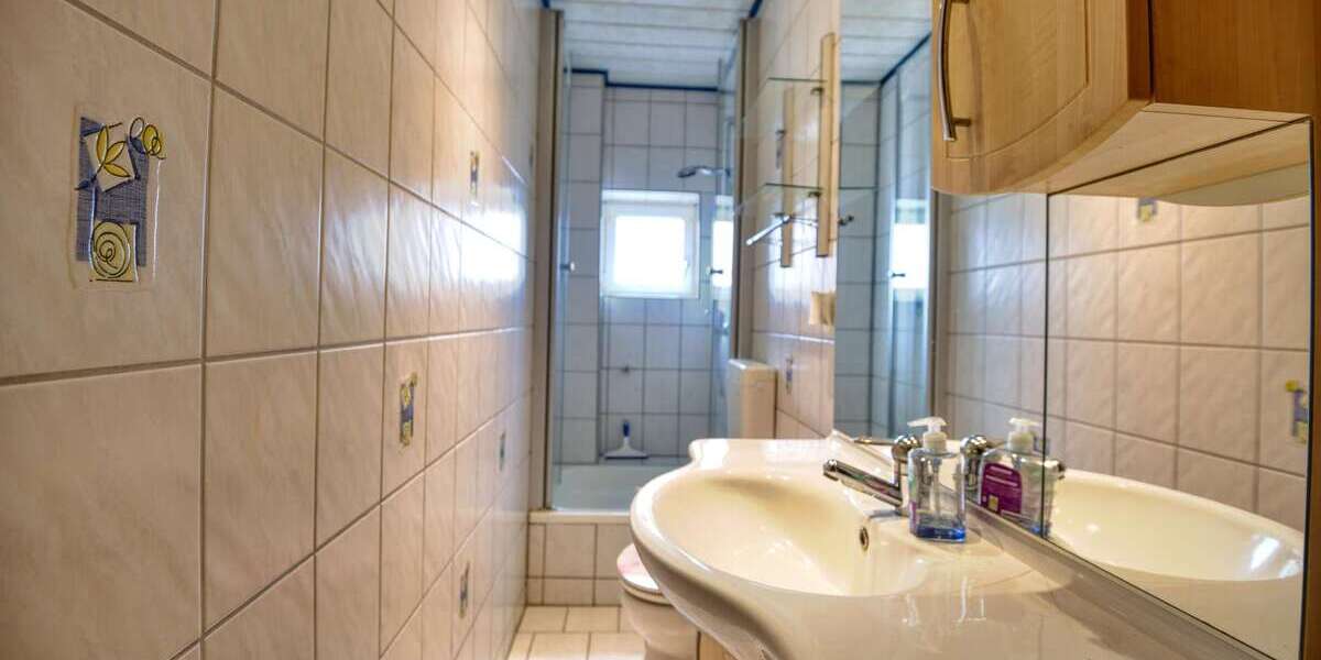 Bezugfsfreie 6 ZKBB mit XL-Panoramaterrasse & Gemeinschaftsgarten Gepflegtes 2FH mit Garage - Etagenwohnung Mannheim Sandhofen | Angebot:26749567