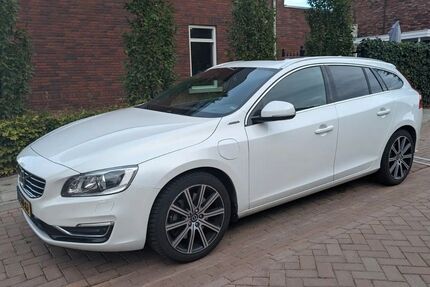 Volvo V60 243.585 km 9.499 &euro; Son en breugel 5692 