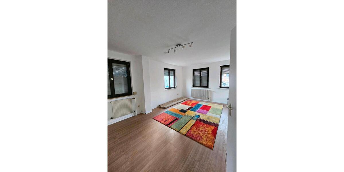 Etagenwohnung Ammerbuch - 5 Zimmer, 180 m&sup2;, 1.800&euro; | Angebot:26032202