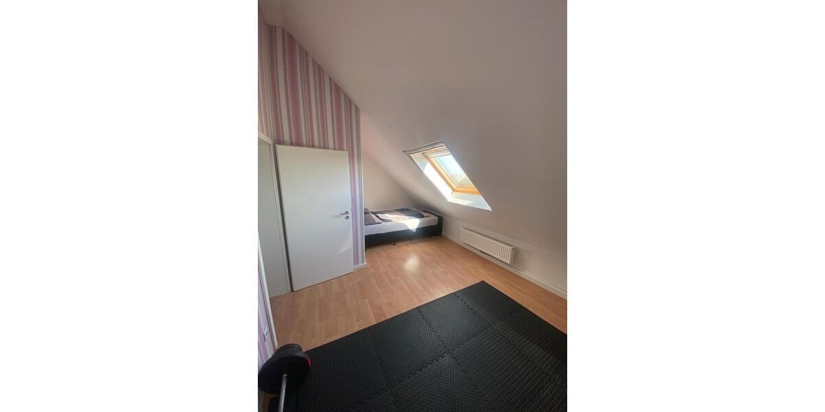 Dachgeschoßwohnung Geldern - 5 Zimmer, 68 m&sup2;, 219.000&euro; | Angebot:25923853