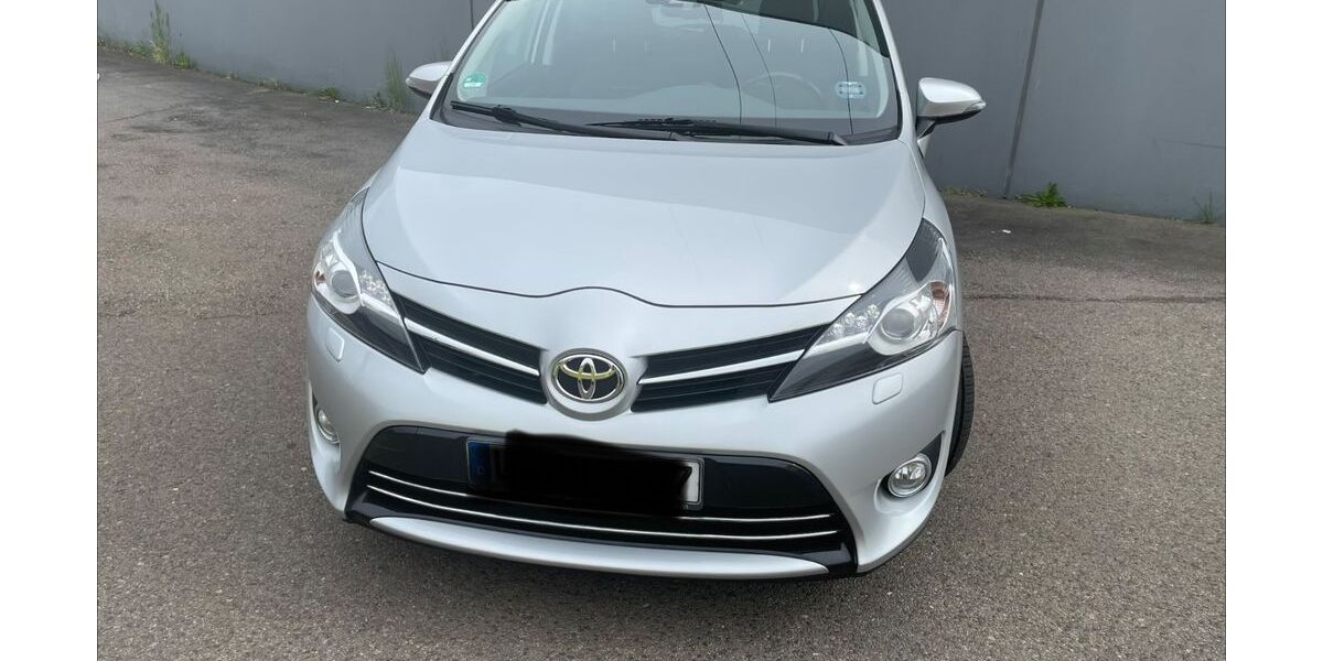Toyota Verso 131.200 km 13.200 &euro; Leipzig 04349
