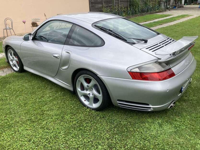 996