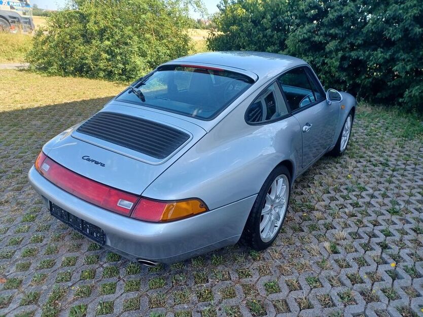 993