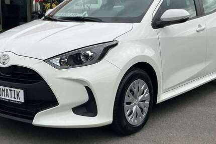 Toyota Yaris 2.036 km 21.900 &euro; Oldenburg 26125