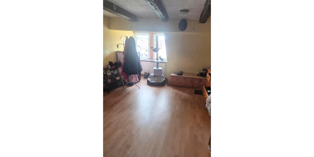 Einfamilienhaus Sulzfeld - 7 Zimmer, 208 m&sup2;, 209.000&euro; | Angebot:25870355