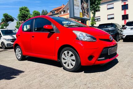 Toyota Aygo (X) 61.000 km 4.900 &euro; Saarbrücken 66115