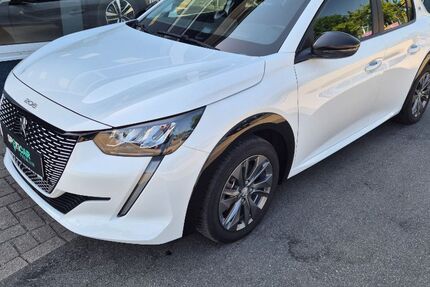 Peugeot 208 36.627 km 16.890 &euro; Sudwalde 27257