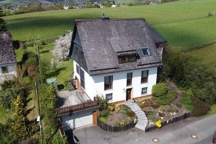 Haus Bad Berleburg Berghausen - 8 Zimmer, 230 m&sup2;, 359.000&euro; | Angebot:26797567