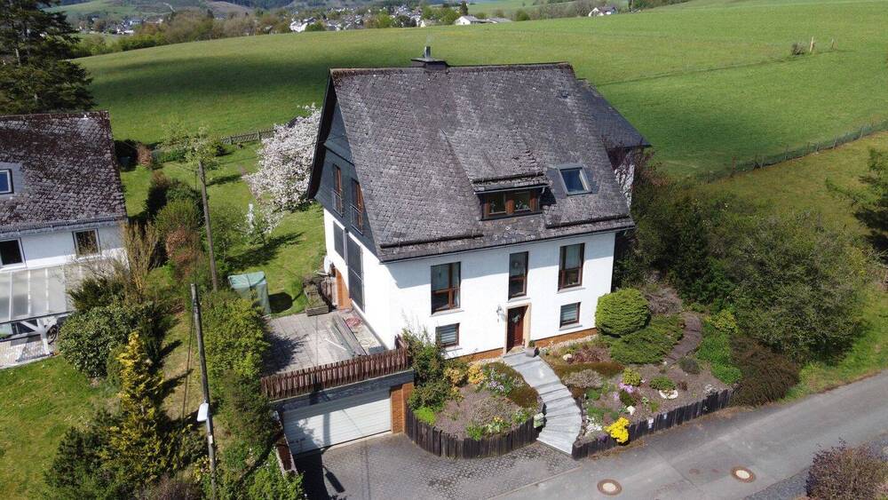 Mehrfamilienhaus, Wohnhaus Bad Berleburg Berghausen - 8 Zimmer, 230 m&sup2;, 359.000&euro; | Angebot:26797567