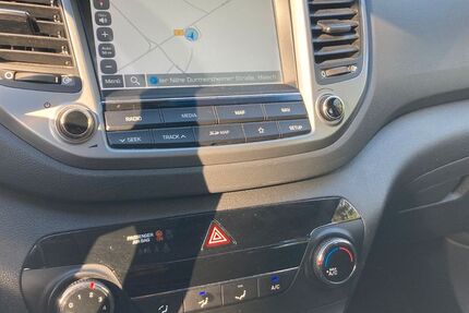 Hyundai TUCSON 100.000 km 13.800 &euro; Neumalsch 76316