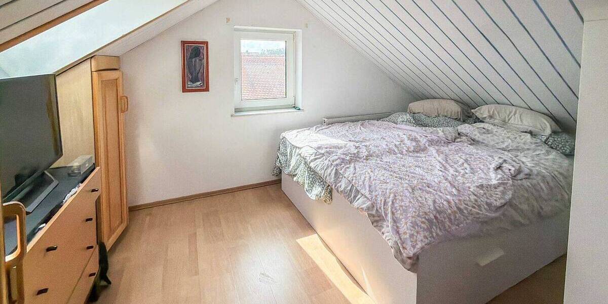 Mehrfamilienhaus, Wohnhaus Röttenbach - 8 Zimmer, 240 m&sup2;, 565.000&euro; | Angebot:26657820