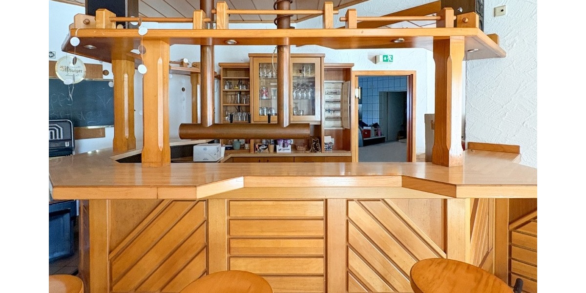 Wohnen, Arbeiten & Investieren: Einzigartiges Anwesen mit Gaststätte, Wohnungen und Naturgrundstück - Mehrfamilienhaus, Wohnhaus Ulmet | Angebot:26378321