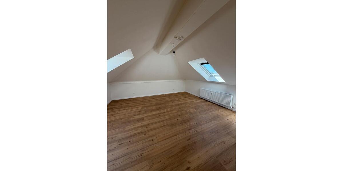 Dachgeschoßwohnung Gießen - 2 Zimmer, 65 m&sup2;, 1.180&euro; | Angebot:26339695