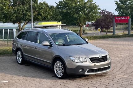 Skoda Superb 232.000 km 7.699 &euro; Groß Plasten 17192