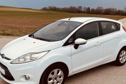 Ford Fiesta 59.600 km 5.800 &euro; Essenbach 84051