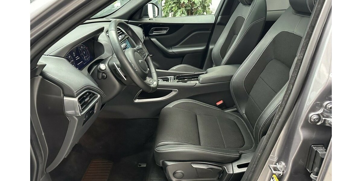 Jaguar F-Pace 3,0 D AWD R-Sport +AHK+Panorama+Navi+Kamera 92.200 km 28.990 &euro; Jaderberg 26349