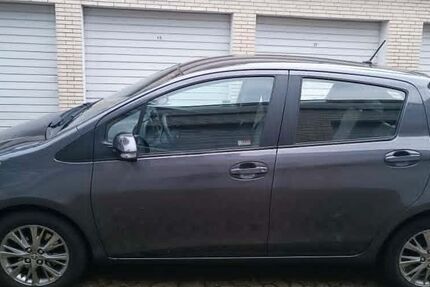Toyota Yaris 90.443 km 11.900 € Bochum 44795