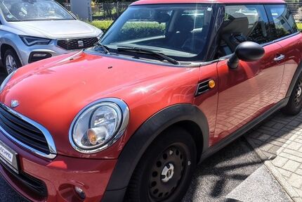 Mini ONE 161.562 km 2.690 &euro; Waldheim 04736