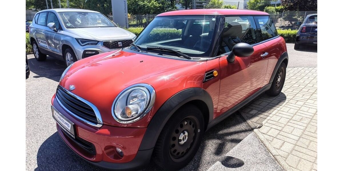 Mini ONE 161.562 km 2.690 &euro; Waldheim 04736