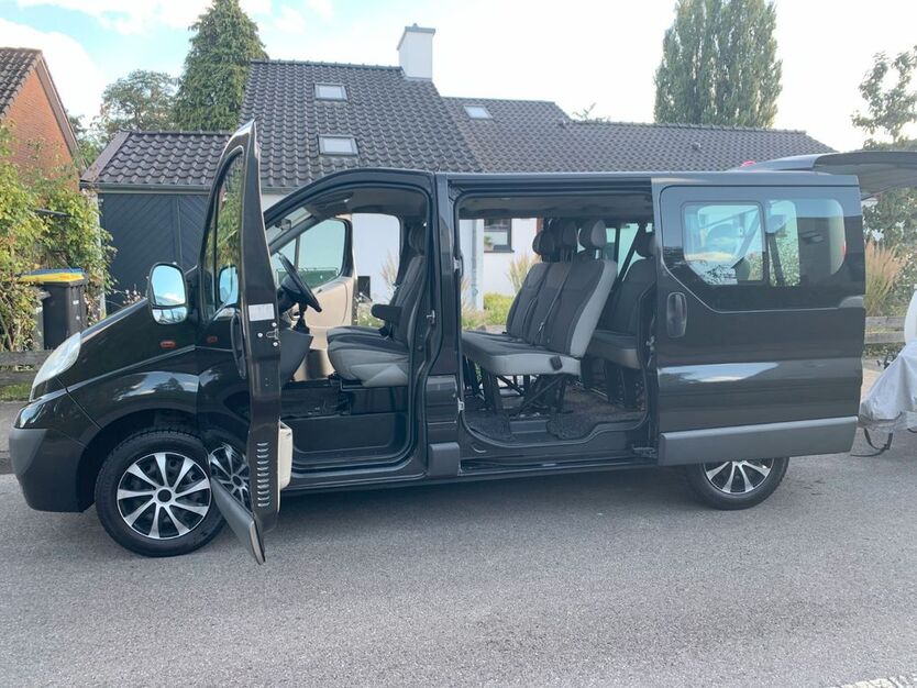 Opel Vivaro 180.000 km 11.150 € Steinfurt 48565