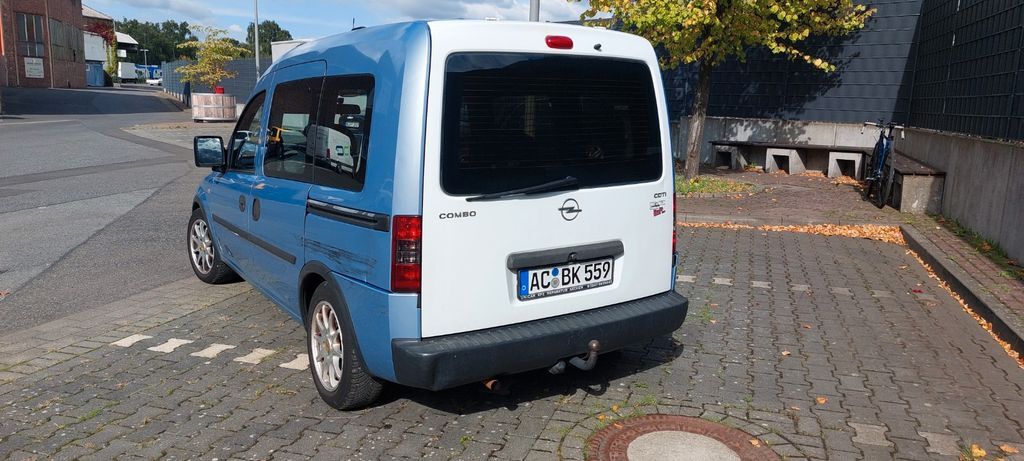 Opel Combo 234.300 km 800 € Aachen 52070