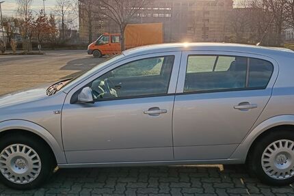 Opel Astra 102.000 km 5.300 &euro; Hamburg 22179
