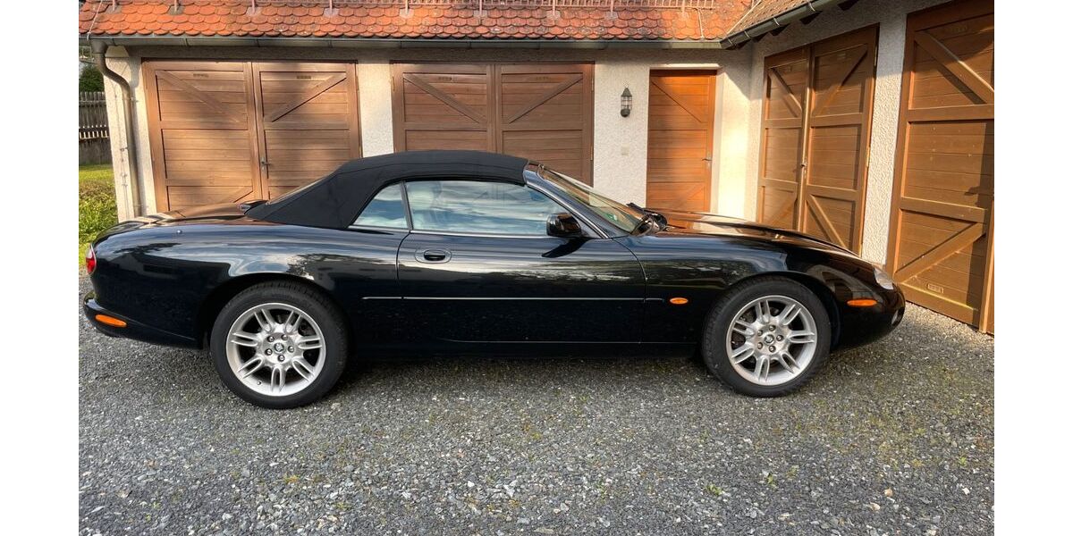 Jaguar XK8 97.896 km 28.900 &euro; Pressath 92690