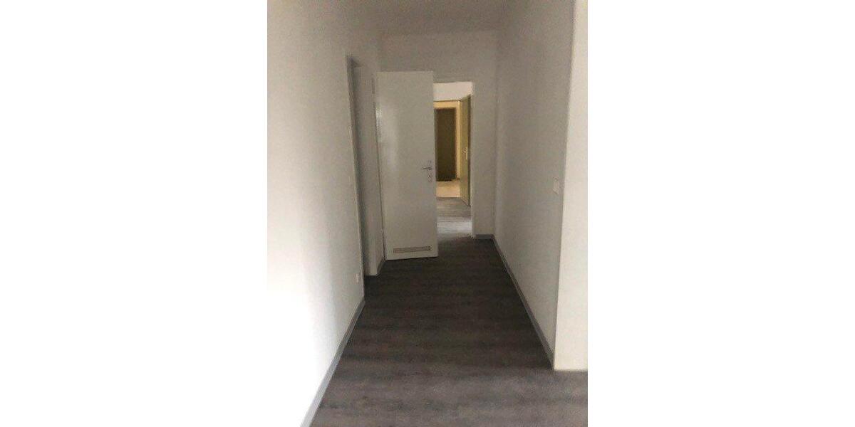 Etagenwohnung Baunatal - 4 Zimmer, 110 m&sup2;, 930&euro; | Angebot:26314378