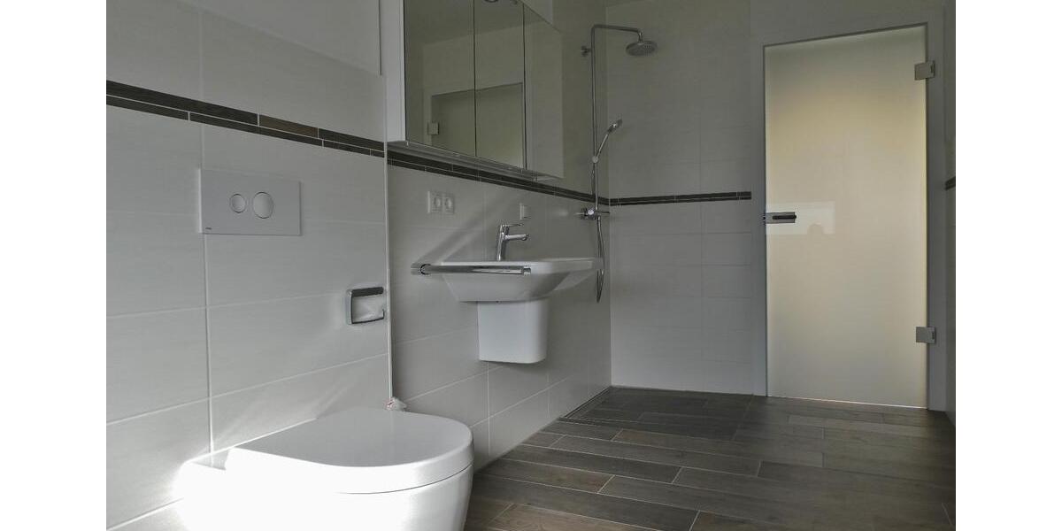 Doppelhaushälfte Bad Friedrichshall - 4.5 Zimmer, 140 m&sup2;, 1.585&euro; | Angebot:26616551