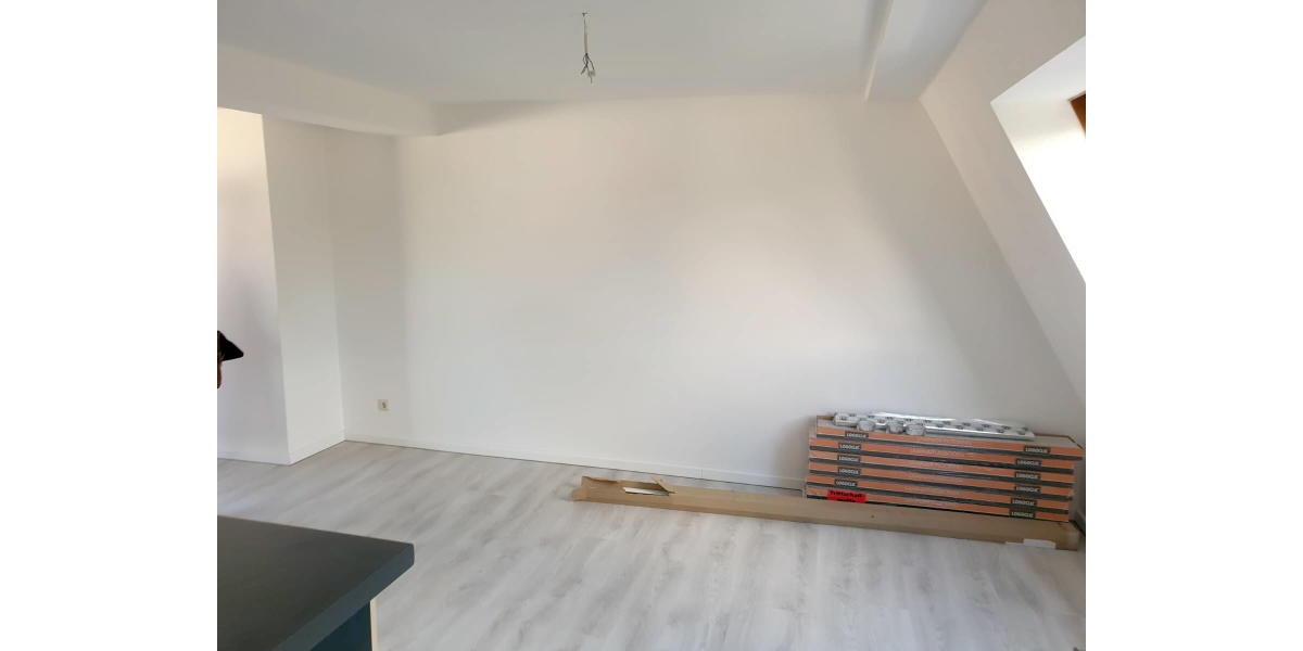 ObjNr:18661 - Sanierte 4-Zimmer ETW mit Balkon mit Blick über Ludwigshafen - Dachgeschoßwohnung Ludwigshafen am Rhein | Angebot:15064599