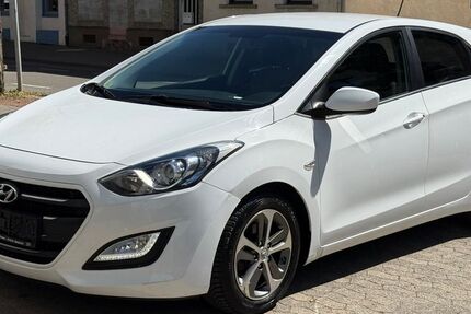 Hyundai i30 211.800 km 7.400 &euro; Saarbrücken - Burbach 66115