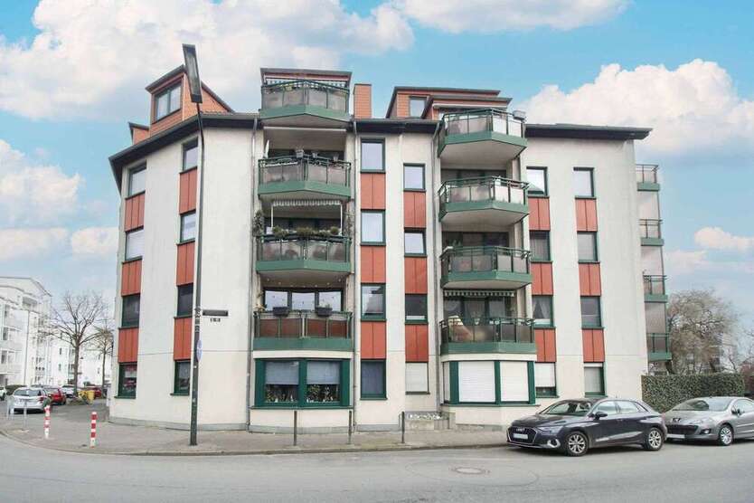 Wohnung zum Kaufen in Düsseldorf 299.000 € 95.2 m²