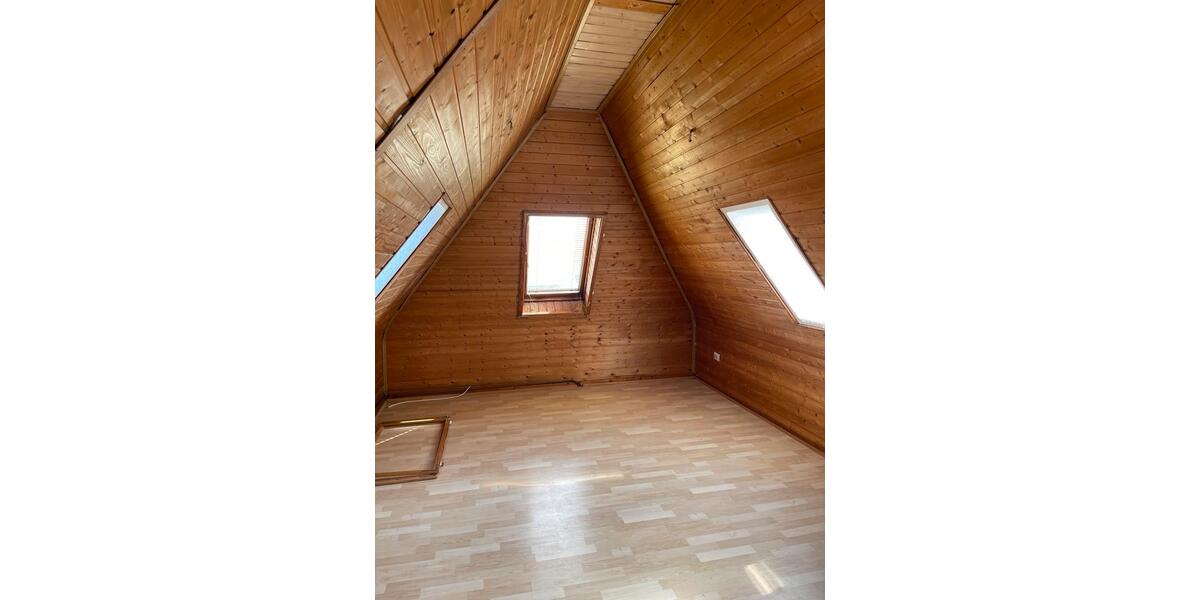 Dachgeschoßwohnung Alpen - 3.5 Zimmer, 100 m&sup2;, 800&euro; | Angebot:25478992