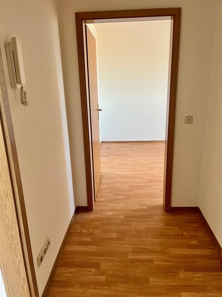 frei ab 01.01.2026 - Helle 1-Raum-Dachgeschosswohnung – ideal für junge Leute zimmer