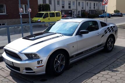 Ford Mustang 131.500 km 17.800 € Meerbusch 40670