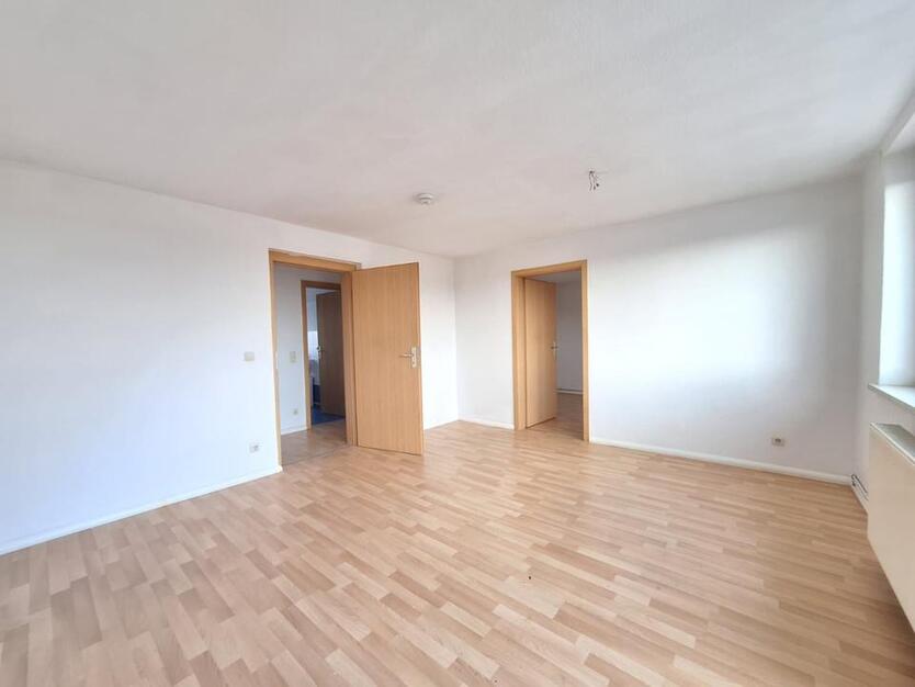 Wir Renovieren für Sie! 2-Zimmer-Wohnung in Großenhain - bald schon dein! zimmer
