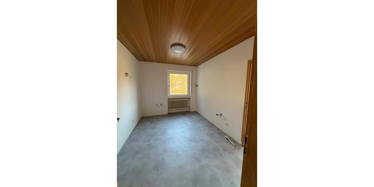 Doppelhaushälfte Isen - 4 Zimmer, 160 m&sup2;, 1.900&euro; | Angebot:25414681