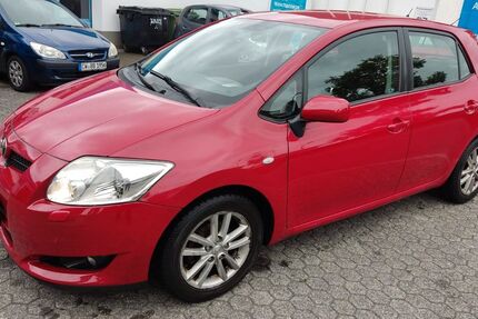 Toyota Auris 92.600 km 9.450 &euro; Königswinter 53639