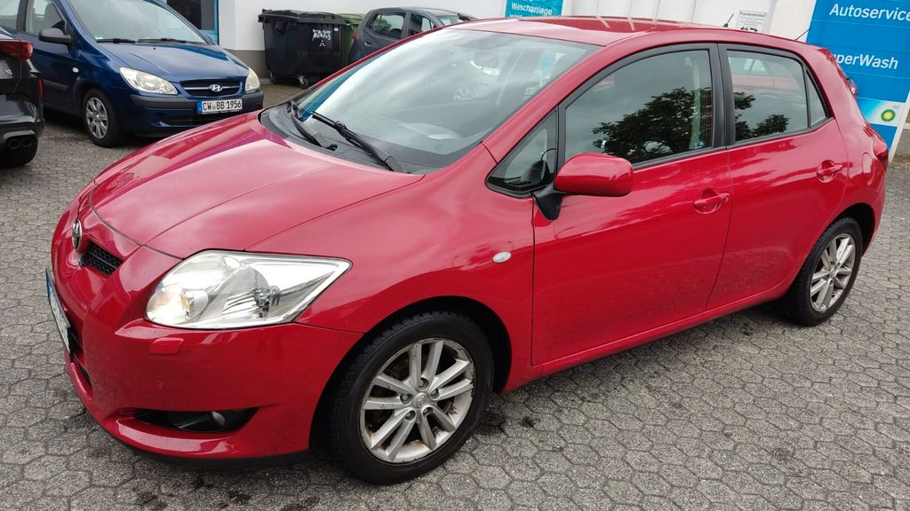 Toyota Auris 92.600 km 9.450 &euro; Königswinter 53639