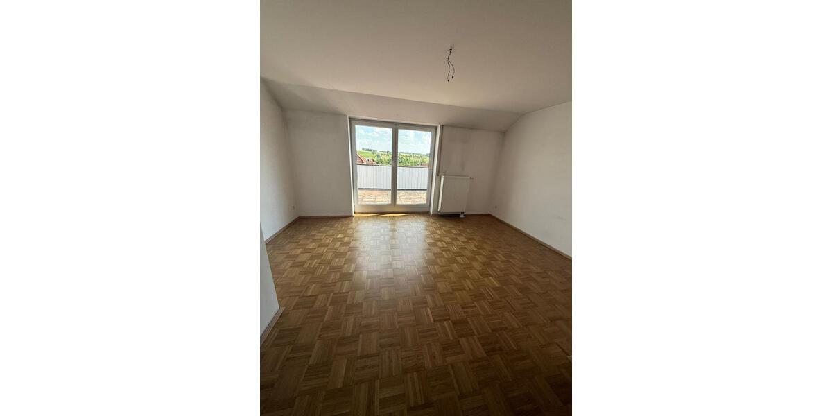 Dachgeschoßwohnung Waldbüttelbrunn - 4 Zimmer, 150 m&sup2;, 555.000&euro; | Angebot:27021231