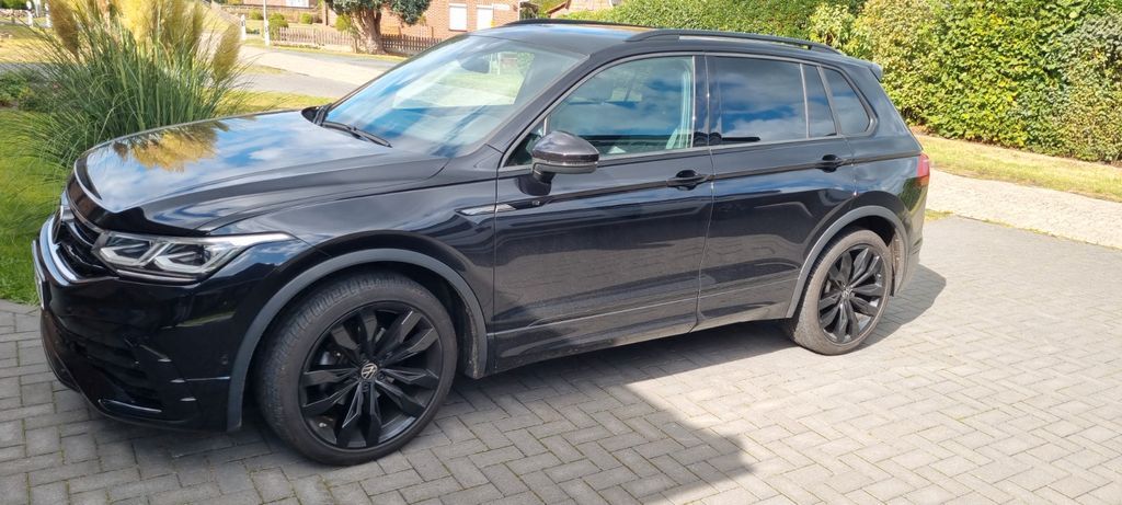 VW Tiguan 29.999 km 33.998 € Stade 21680