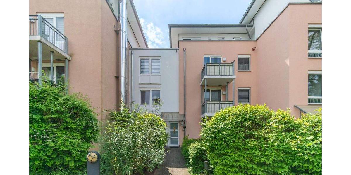RUHIG WOHNEN, STADTNAH LEBEN Reihenhaus mit Garten, Dachterrasse und TG-Stellplatz 4 zimmer