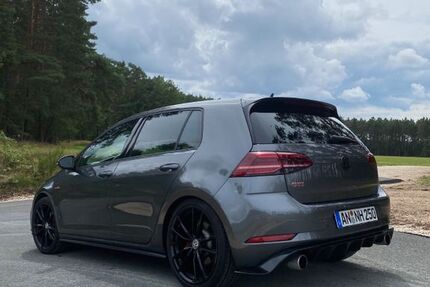 VW Golf 52.000 km 22.700 € Windsbach 91575