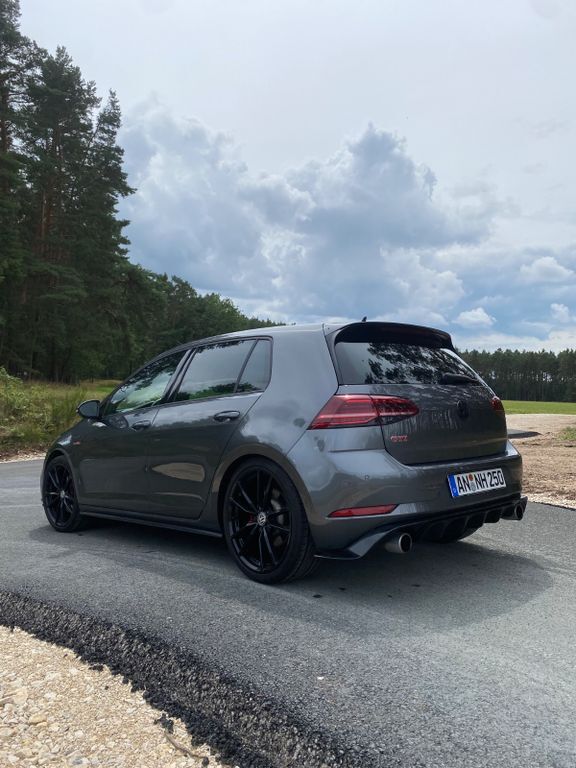 VW Golf 52.000 km 22.700 € Windsbach 91575