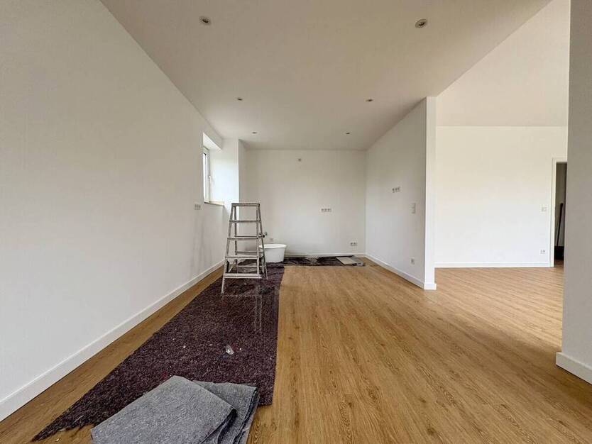 Umfassend sanierte 3-Zimmer-Wohnung mit Balkon in Düsseldorf-Niederkassel
