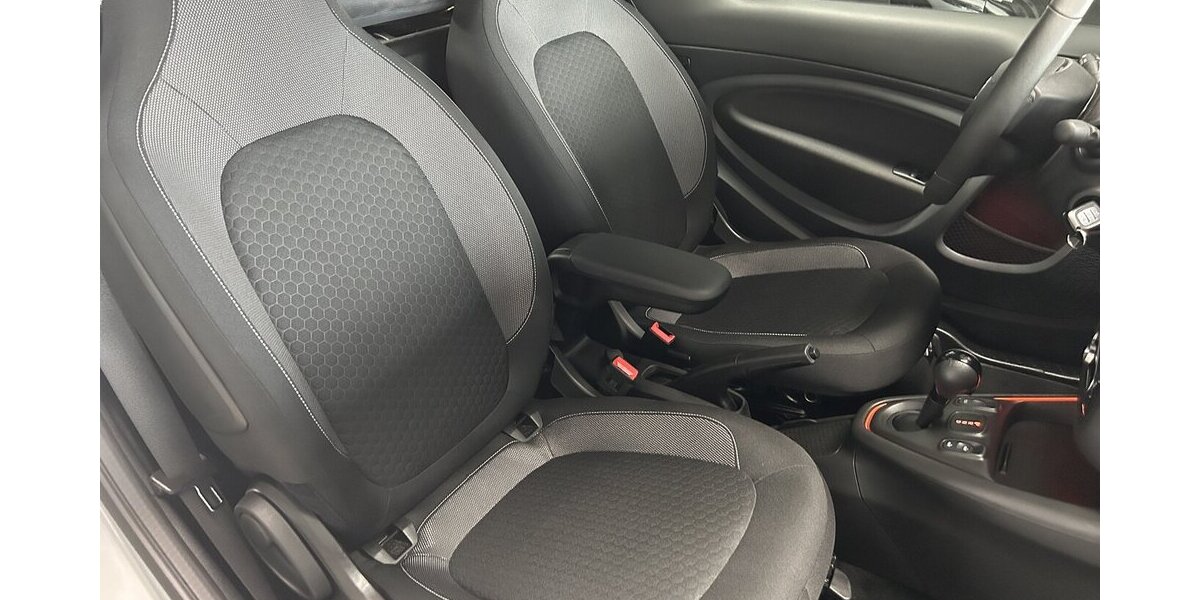 Smart ForTwo EQ CABRIO EXCLUSIVE-22KW-RÜCKFAHRKAMERA! 13.660 km 18.399 € Groß-Umstadt 64823