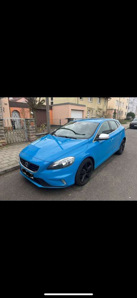 V40